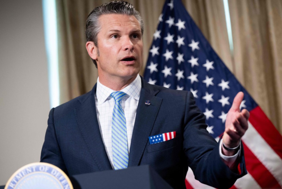 'Signalgate' e ataques no Caribe: Secretário de Defesa dos EUA está pressionado por sucessão de escândalos