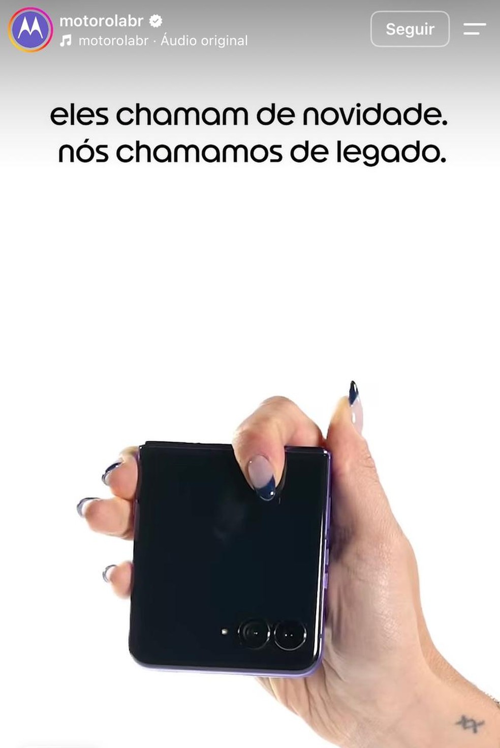 Enquanto Apple celebra iPhone Duo, rivais como Motorola aproveitam para provocar nas redes &mdash; Foto: Reprodu&ccedil;&atilde;o