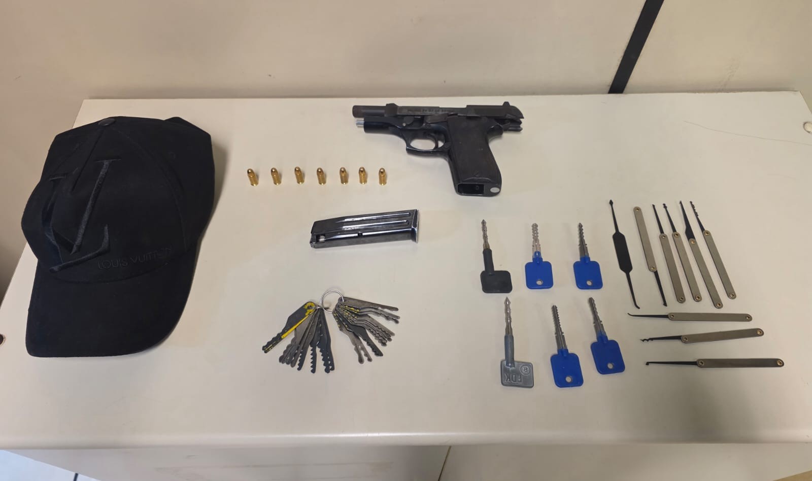 Preso integrante de quadrilha que teria praticado mais de 50 furtos a residências; bando monitorava rotina das vítimas