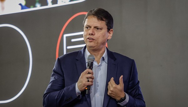 Deputado questiona pagamento de até R$ 2 bi de Tarcísio a concessionárias de rodovias