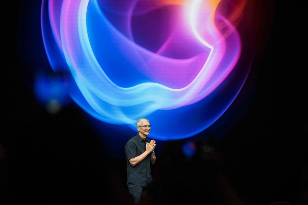 CEO da Apple, Tim Cook, no evento "It's Glowtime", em que foi lançado o iPhone 16 — Foto: Nic Coury/AFP