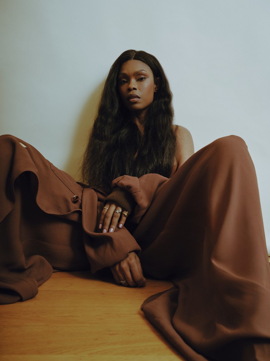 Xenia França prepara novo álbum e fala sobre amadurecimento: 'Estou mais afetiva e amorosa'