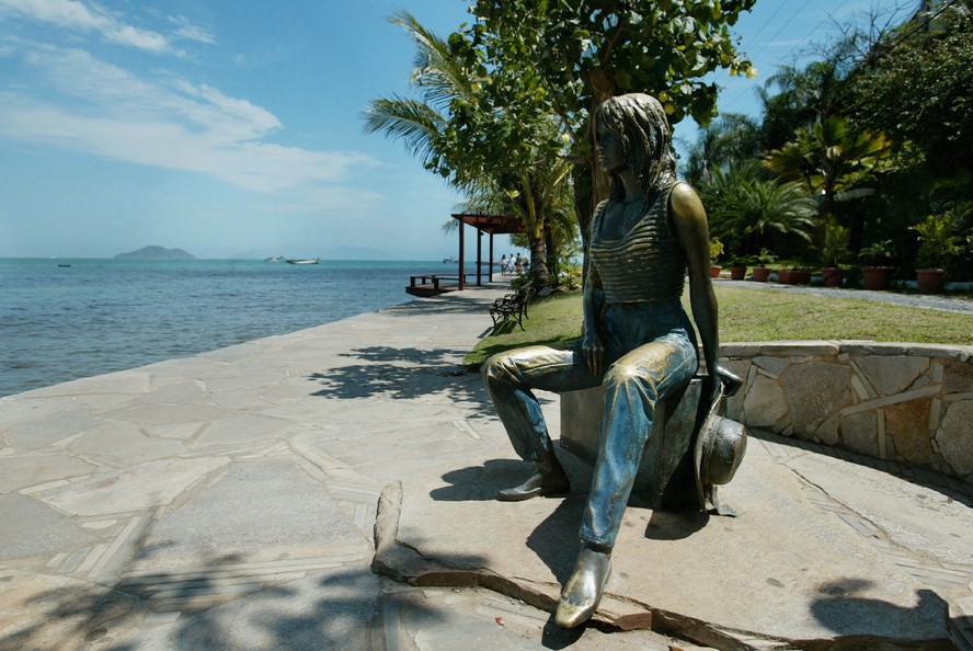 Estátua de Brigitte Bardot em Búzios