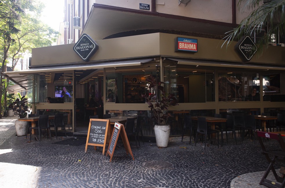 Diagonal. O bar, famoso na década de 1970, foi reformado — Foto: Júlia Aguiar