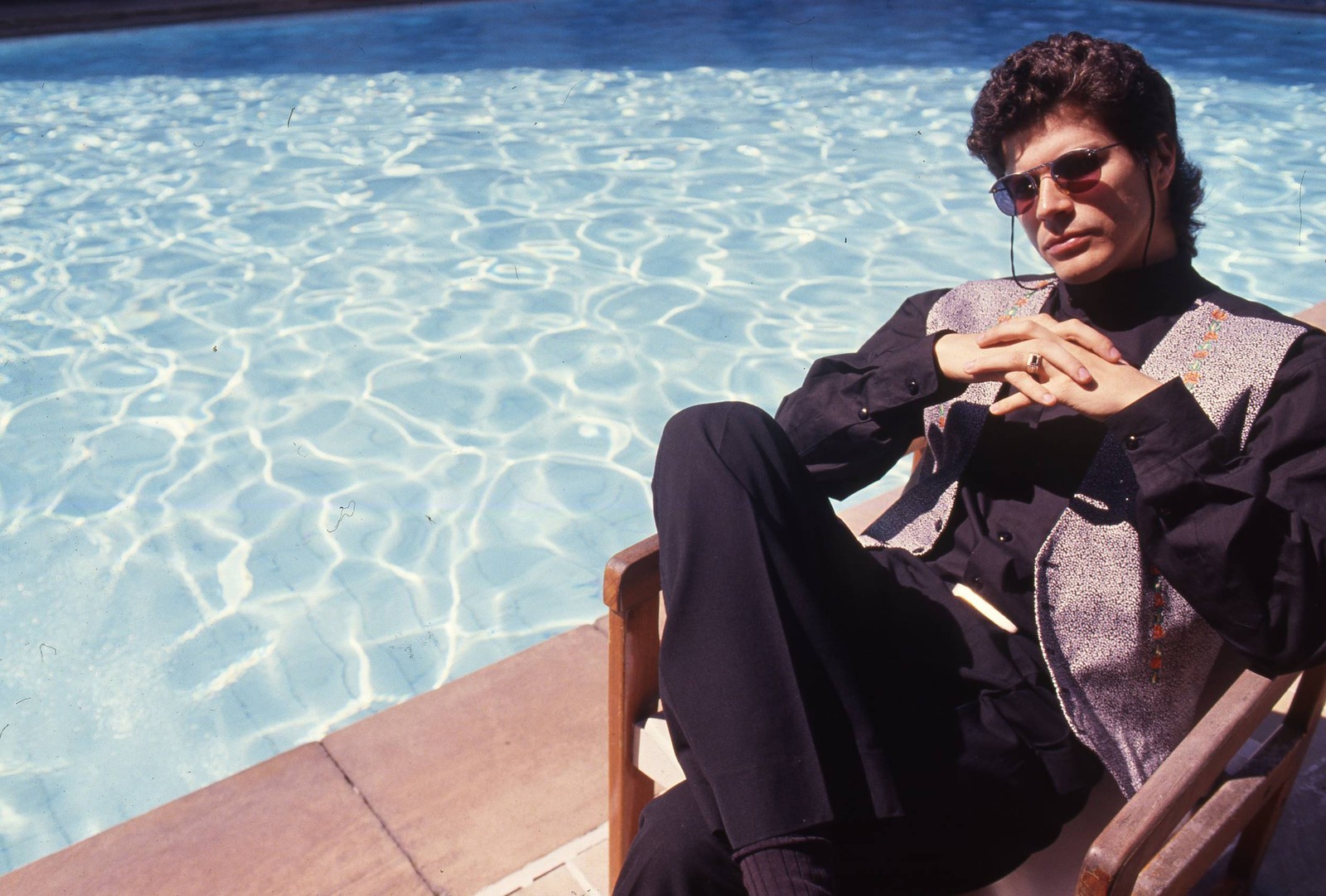 O cantor Paulo Ricardo fotografado na piscina do Hotel Copacabana Palace em 1989 — Foto: Paulo Moreira / Agência O Globo