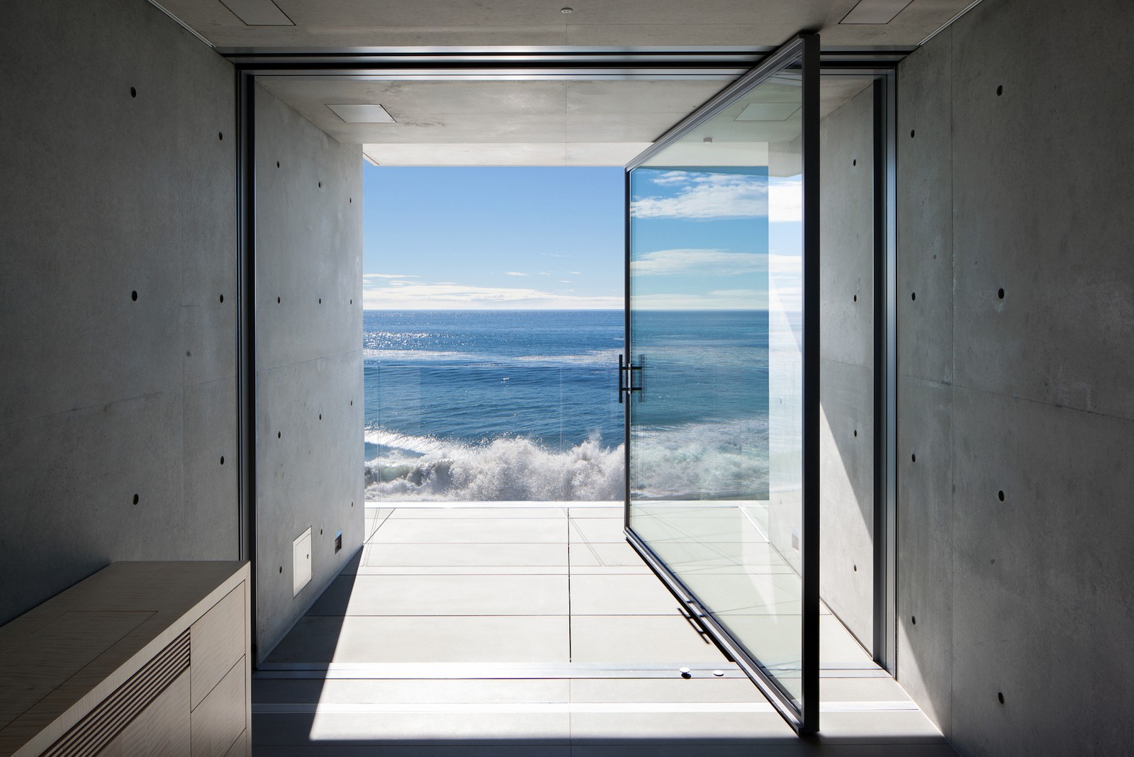 Kanye West vende casa em Malibu por R$ 257 milhões, mas sem janelas