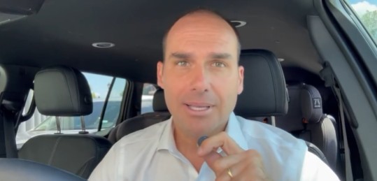 PGR diz que Eduardo Bolsonaro 'orientou' gestão de recursos do Dark Horse nos EUA e chama de 'aporte ilícito' repasses de Vorcaro ao filme