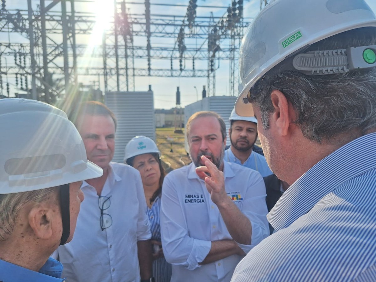 Após apagões na Ilha, ministro de Minas e Energia discute com Light melhorias no fornecimento e diz que União pode não renovar concessão