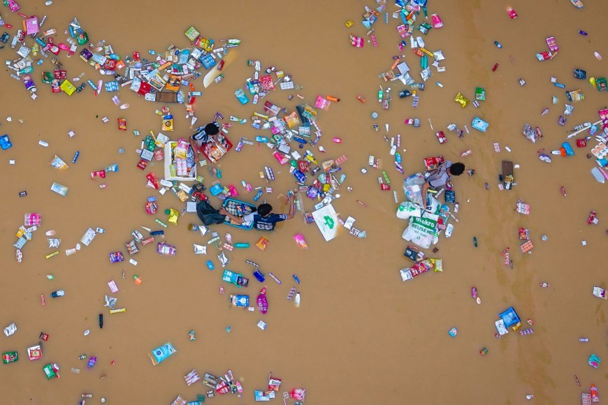 Heavy rains cause flooding and drowning in southern Thailand – Photograph: Arnun Chonmahatrakool / THAI NEWS PIX / AFP