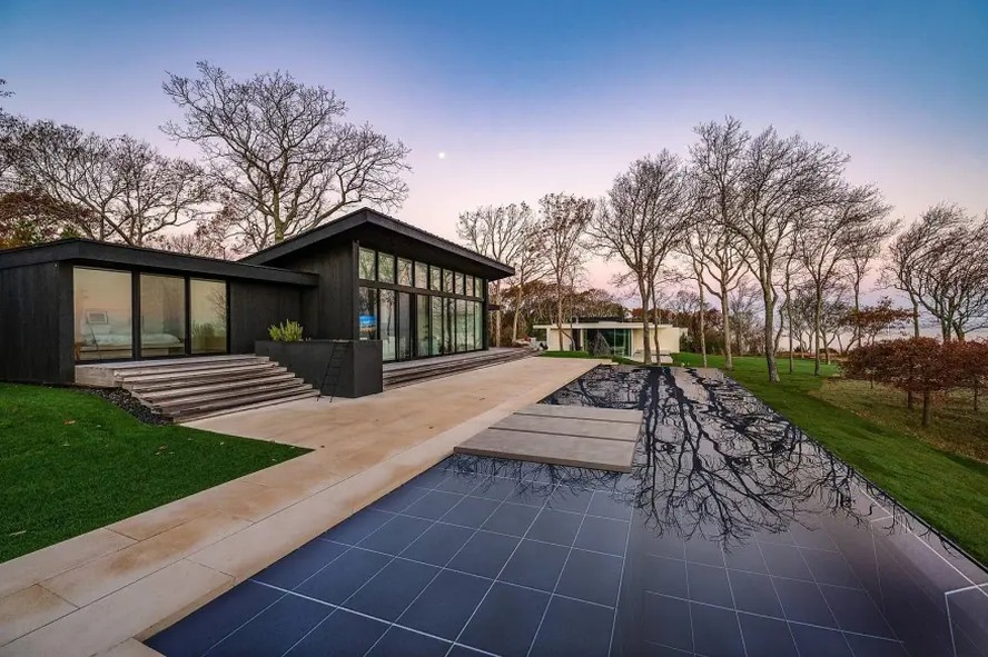 A piscina do complexo residencial de Hugh Jackman e Deborra-Lee Furness nos Hamptons