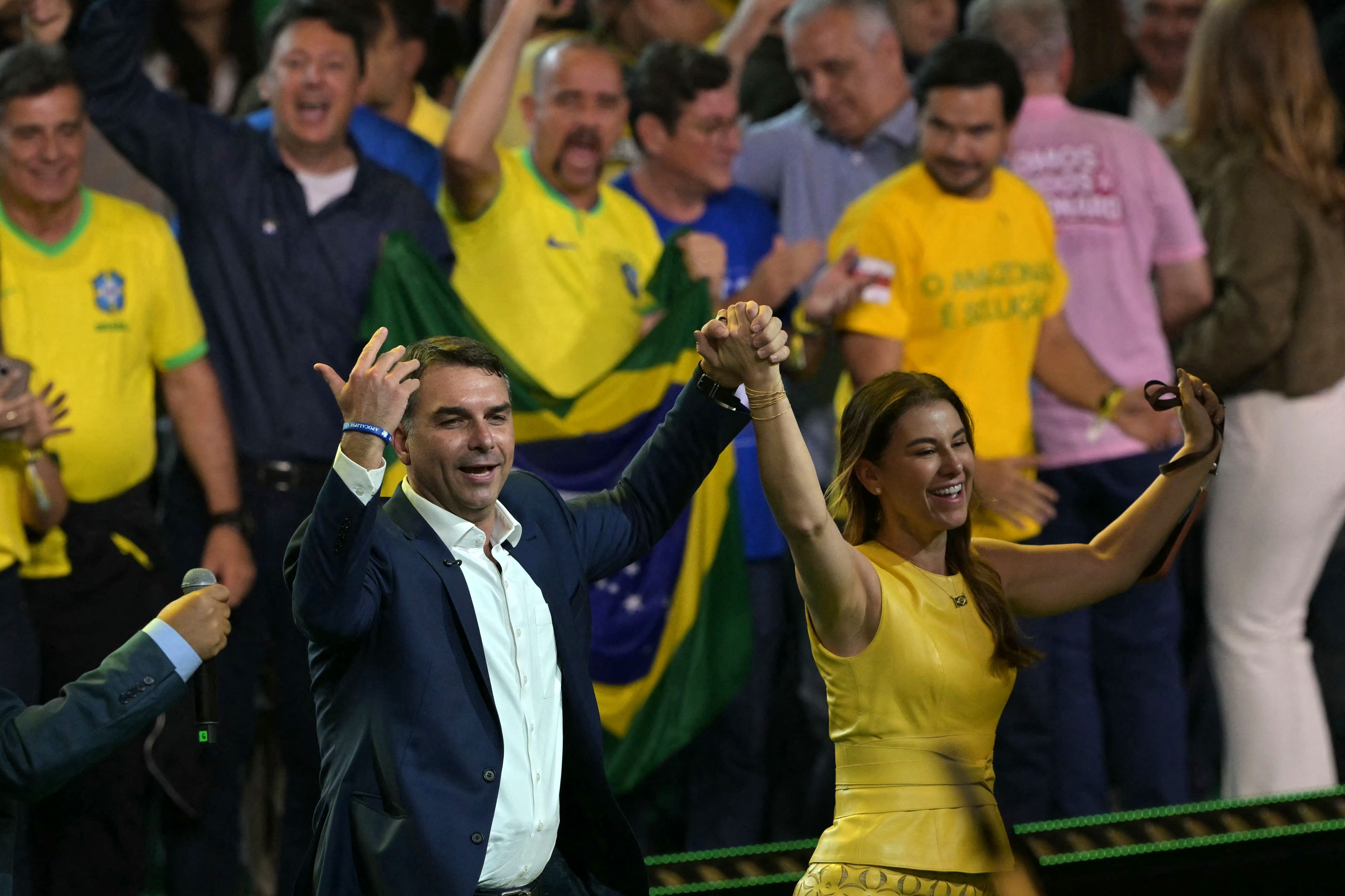 'Eleição passou' e 'não vamos desistir': direita fica entre discurso de perseguição a Flávio e busca por virar a página