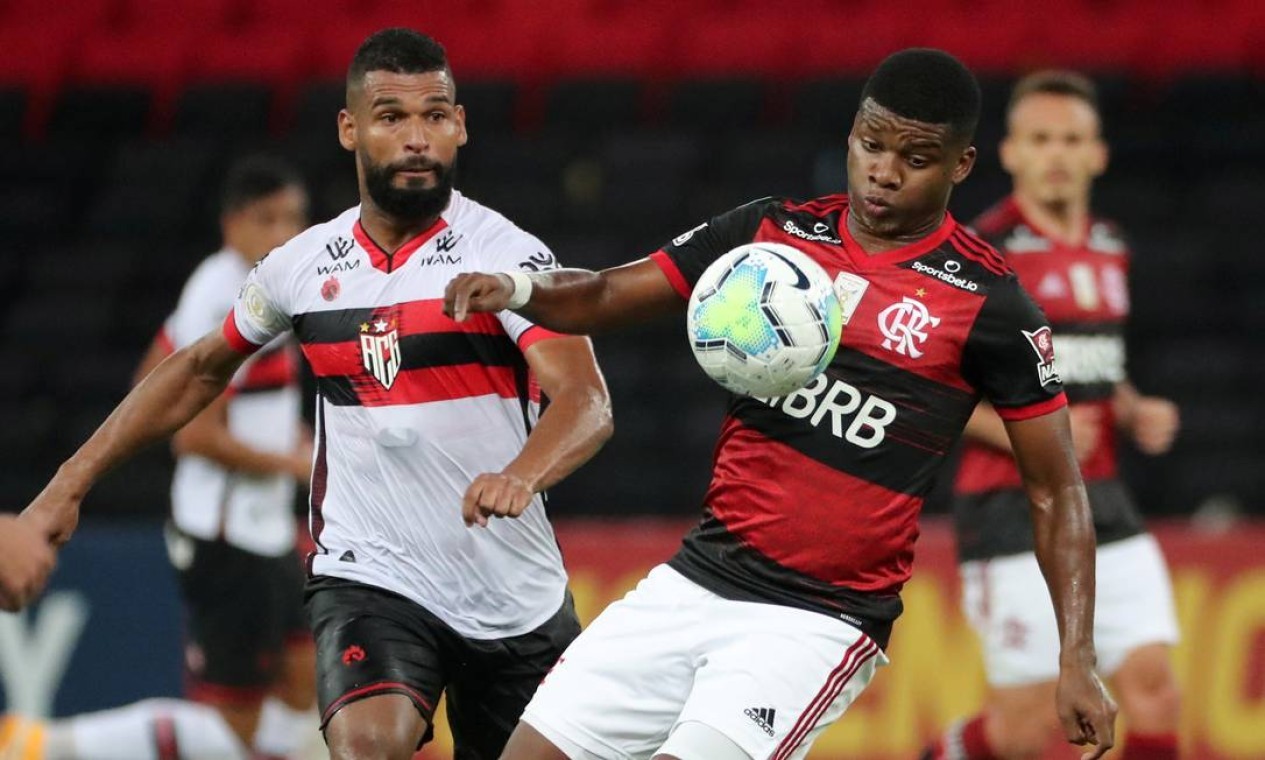 Outra cira da base do Flamengo, o atacante Lincoln foi negociado com o Vissel Kobe, do Japão, no início deste ano — Foto: SERGIO MORAES / REUTERS