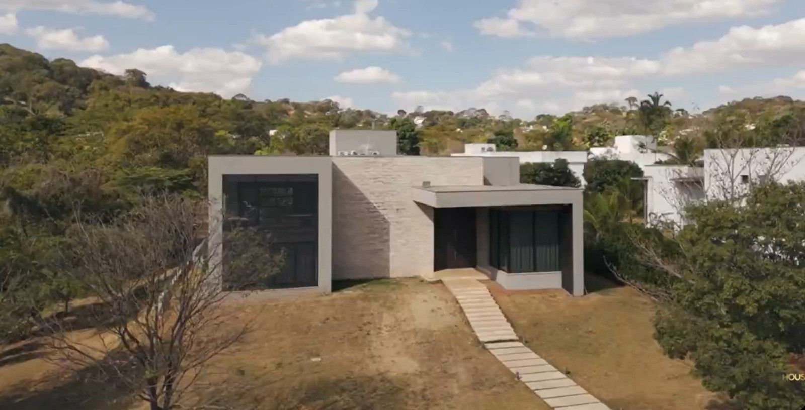 A mansão onde morou Zé Felipe e Virginia, em Goiânia — Foto: Reprodução/Youtube