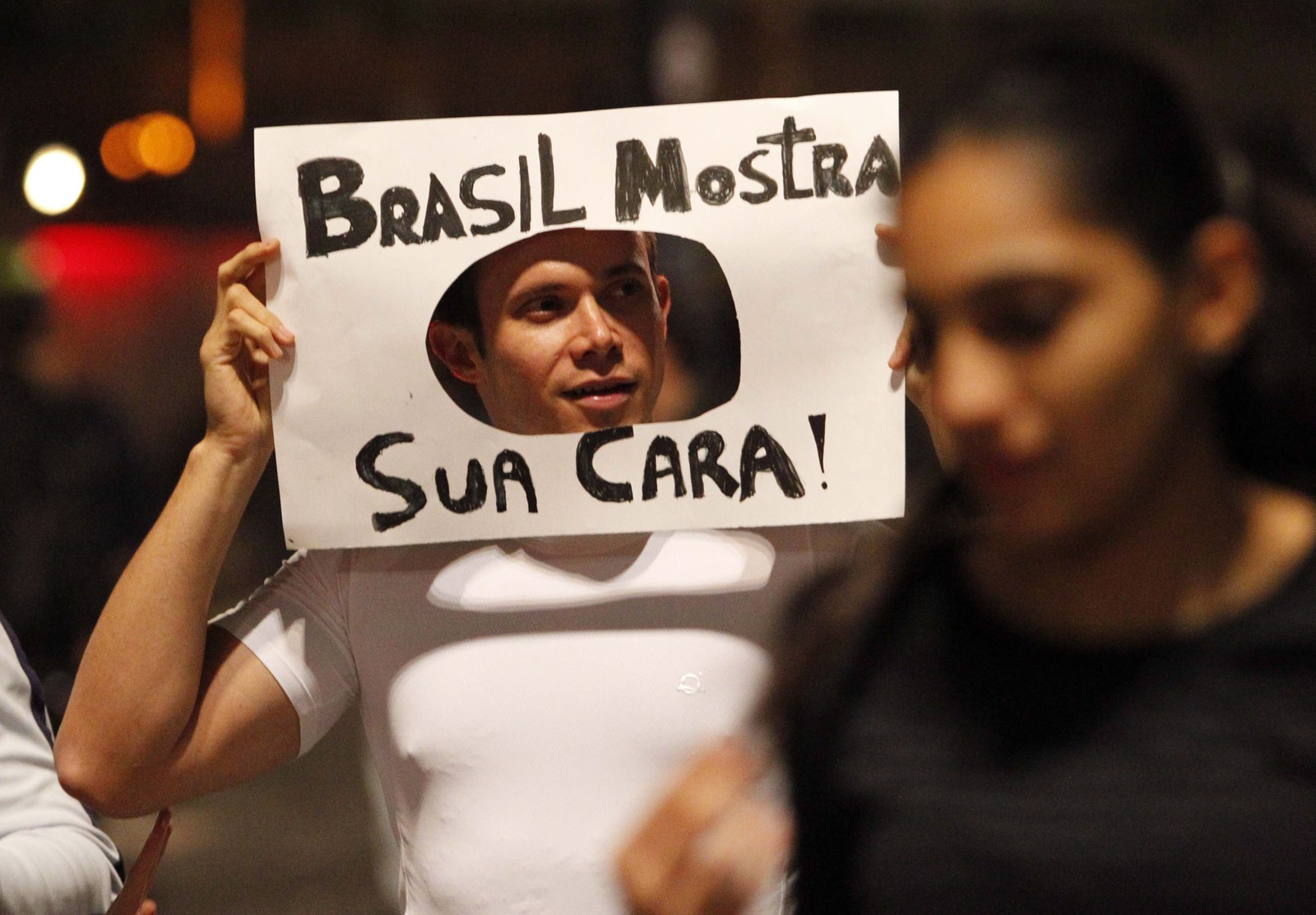 Manifestação do Movimento Passe Livre para comemorar a queda do valor da passagem, na Avenida Paulista, em  20 de junho de 2013 — Foto: Eliária Andrade / Agência o Globo