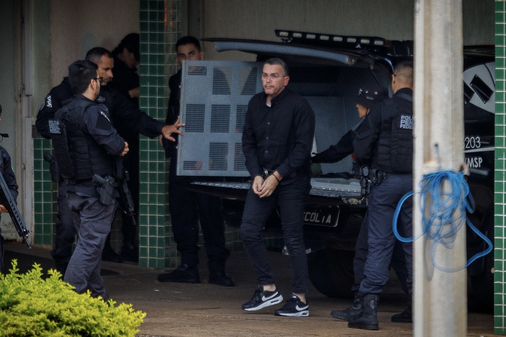 Rivaldo Barbosa chega no IML para fazer corpo de delito em Brasília — Foto: Brenno Carvalho / Agência O Globo