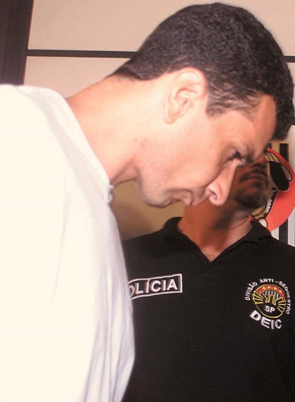 Marcola em 2002, em delegacia liderada à época por Ruy Fontes — Foto: Nilton Fukuda/23-5-2002