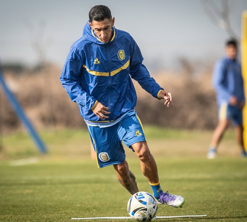 Di Maria em treino pelo Rosário Central — Foto: Rosário Central