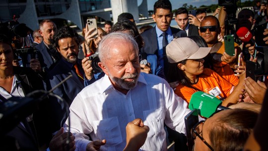 Lula chama privatização da Eletrobras de 'sacanagem' e que 'vai brigar muito' por revisão de trechos da venda