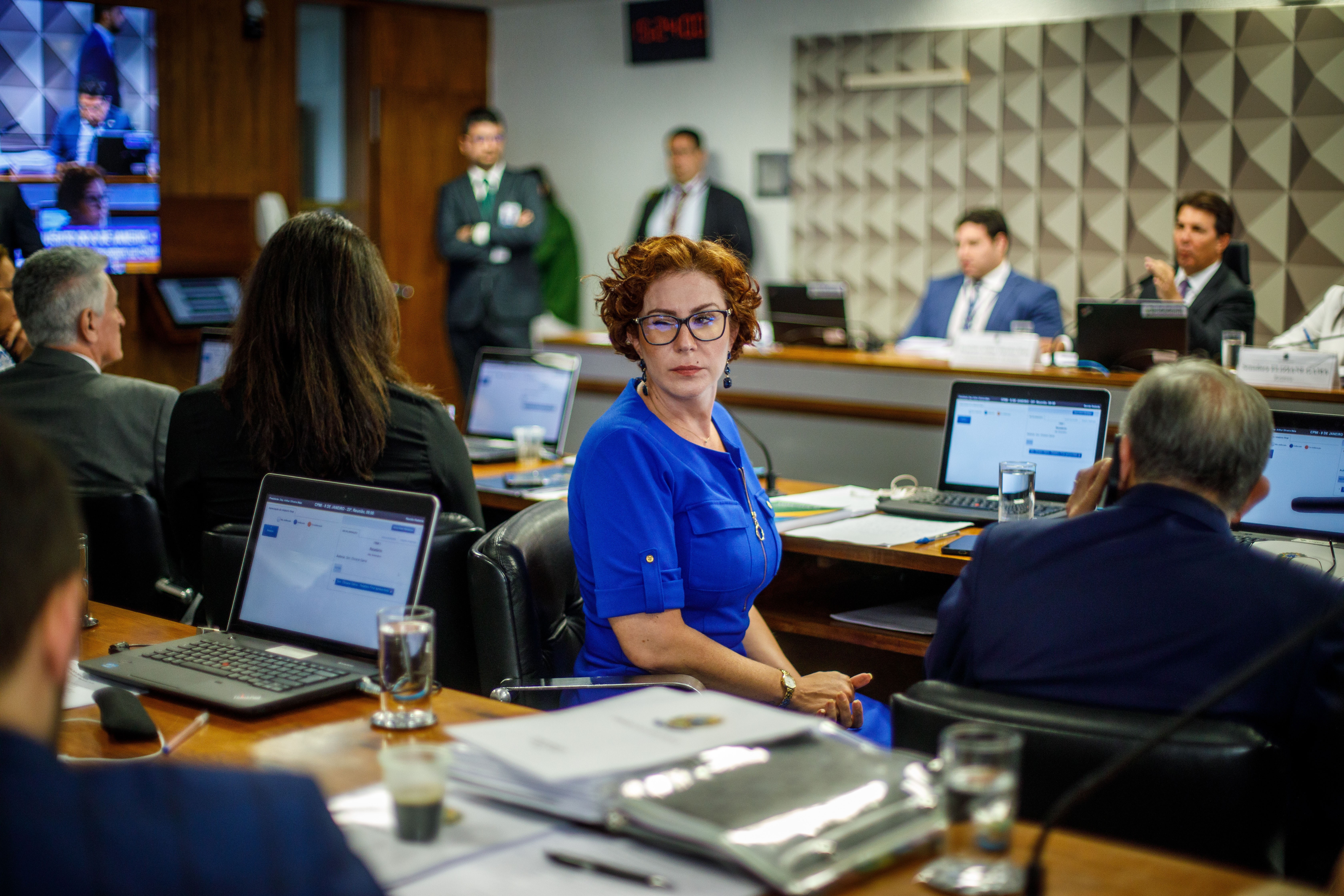 Ren&uacute;ncia de Zambelli: Motta conversou com l&iacute;deres do PL e familiares da parlamentar em busca de sa&iacute;da, dizem aliados