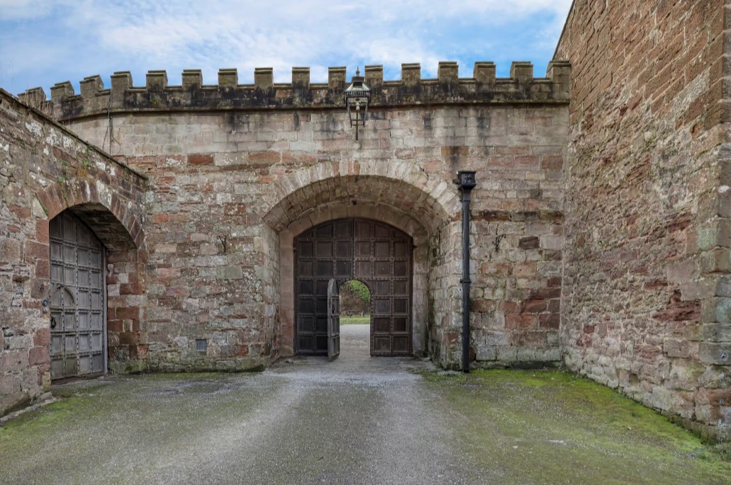 Castelo de 900 anos no Reino Unido está à venda por R 59 milhões; veja