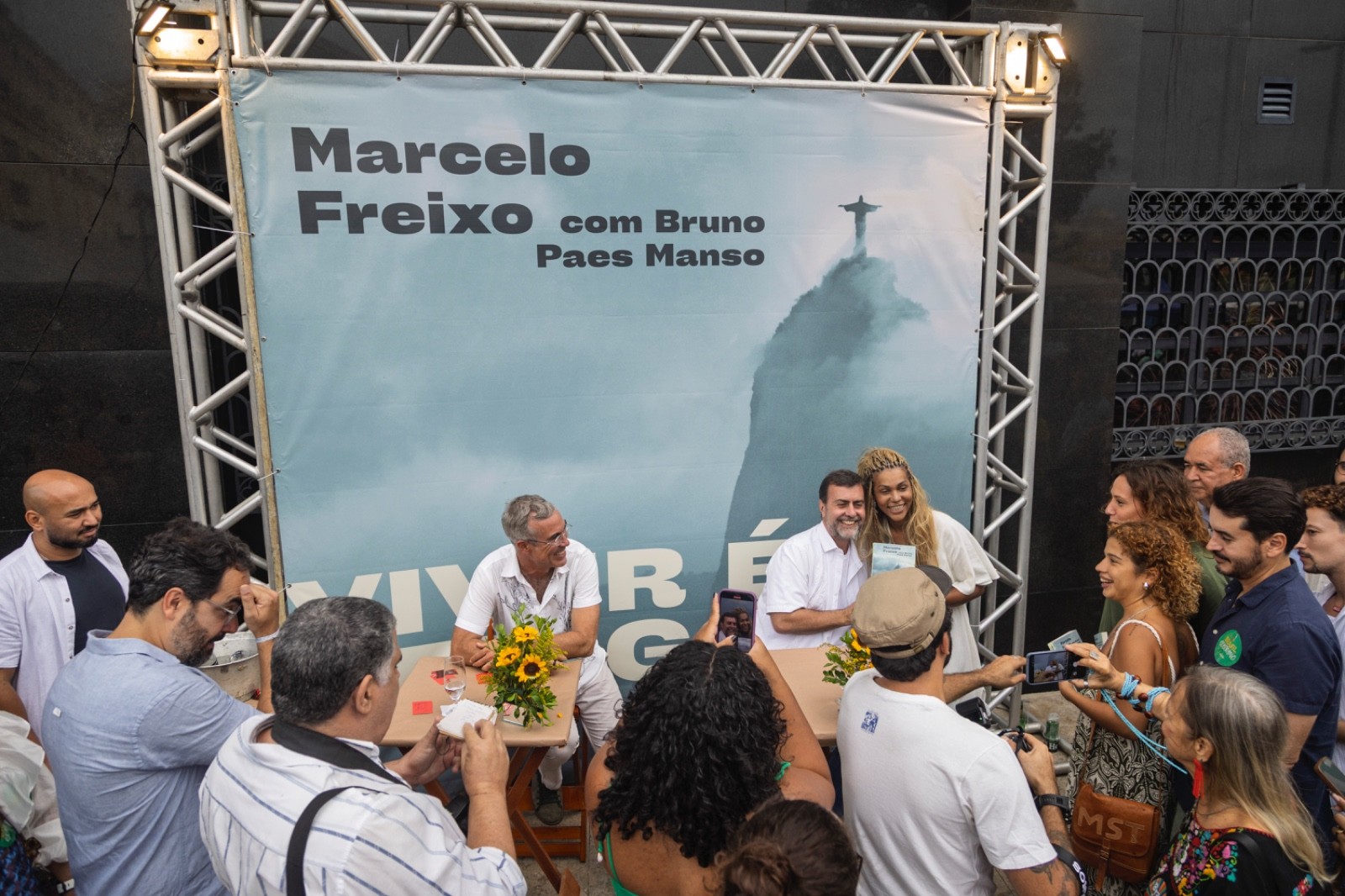 Até ex-capitão do Bope prestigiou Marcelo Freixo no lançamento de seu livro