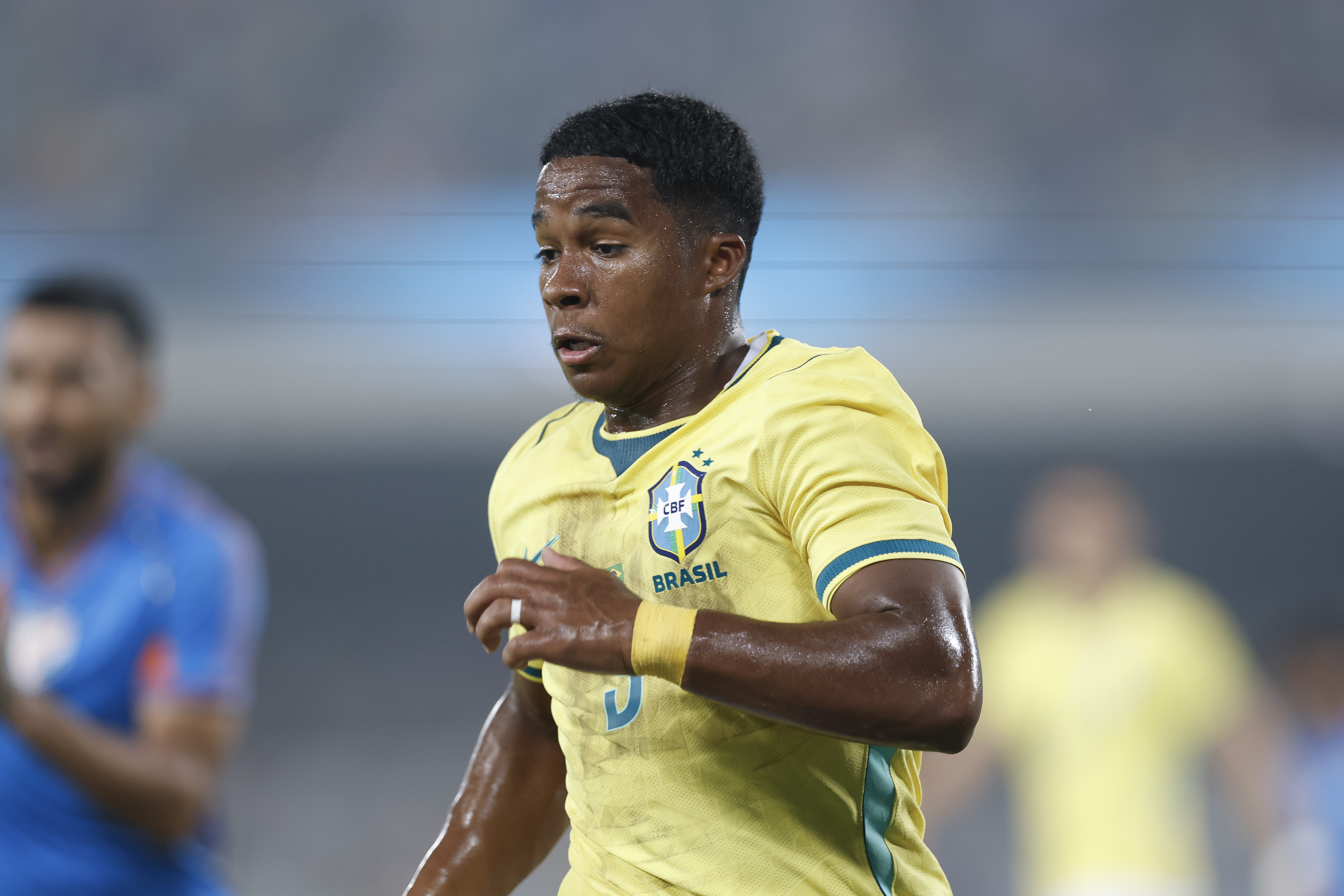 Endrick volta da seleção assediado pelo futebol italiano e vai aguardar utilização no Real para definir futuro; entenda