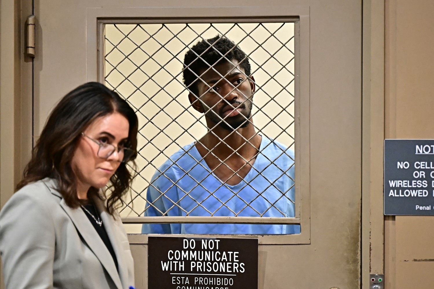 Após ser detido nu nas ruas de Los Angeles, Lil Nas X é acusado de 4 crimes