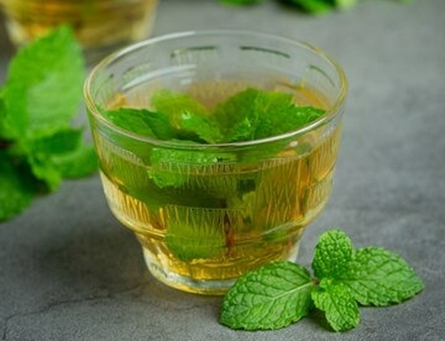 Segundo a Clínica Mayo, apenas inalar o aroma desta erva pode melhorar a concentração e a memória