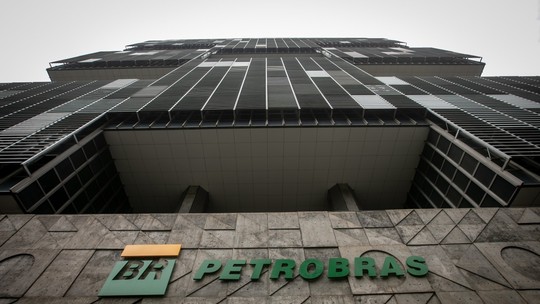 Demissão na Petrobras faz ADRs da estatal despencarem nos EUA