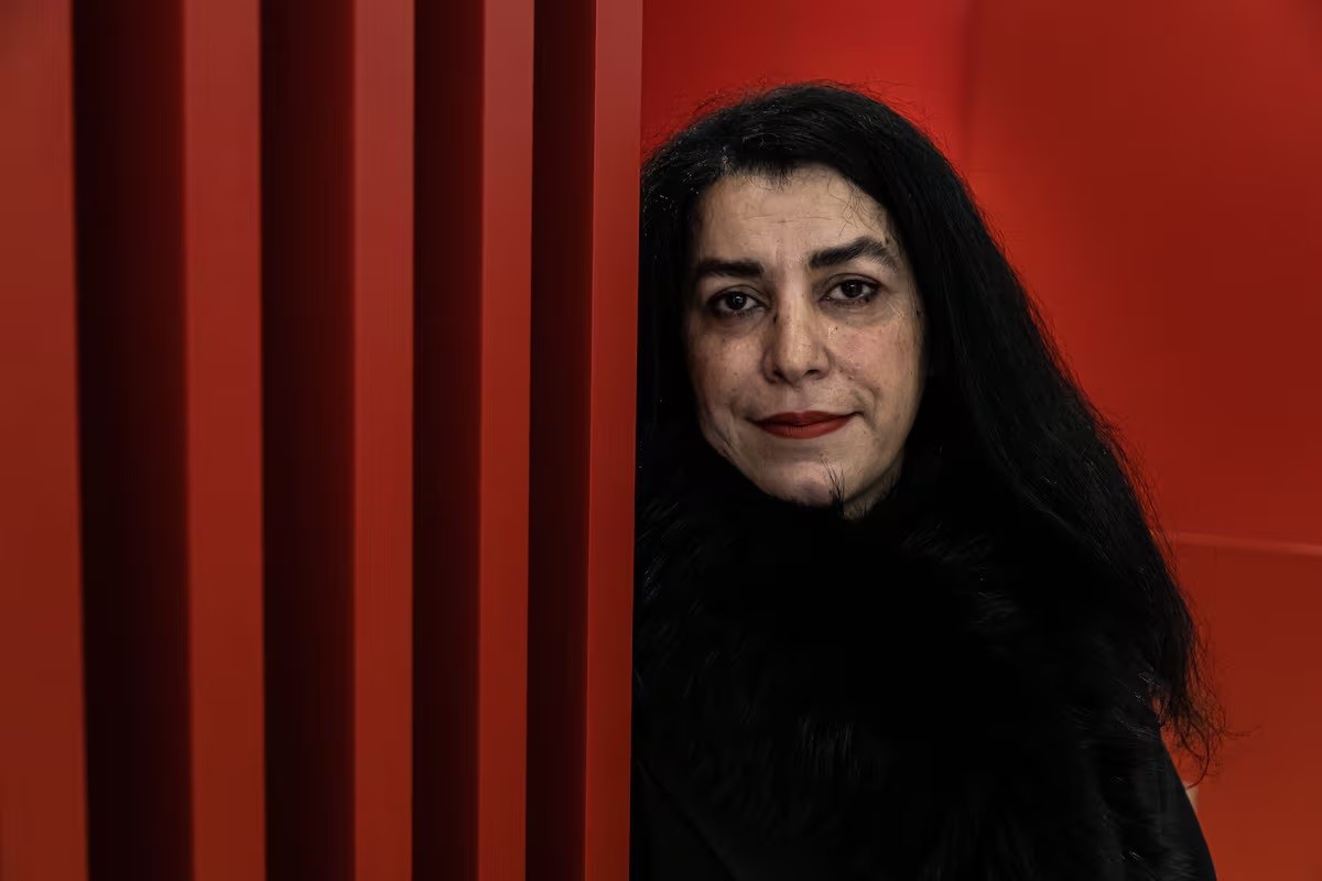 Morre Marjane Satrapi, autora de 'Persépolis' e voz crítica do regime iraniano, aos 56 anos