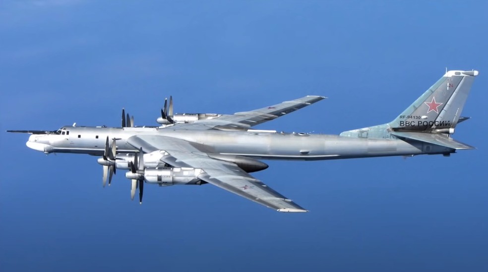 O Tupolev Tu-95 é um dos modelos usados em exercícios feitos pela Rússia nessa semana — Foto: Reprodução