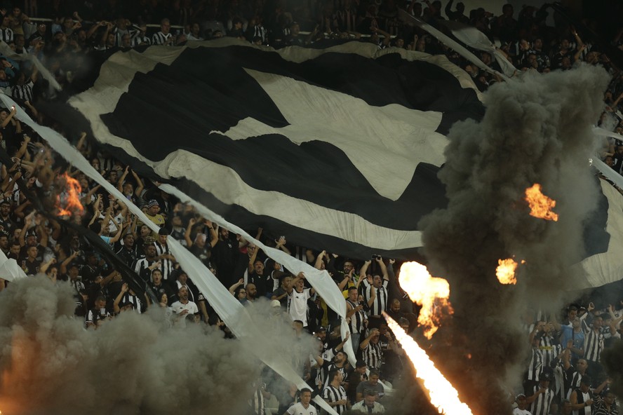 Surpresa no Brasileirão: Jogo entre Botafogo e Athletico-PR é suspenso  devido a apagão - ICL Notícias