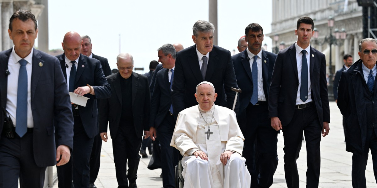 Papa Francisco celebra missa para 10 mil pessoas em Veneza, sua primeira viagem em sete meses
