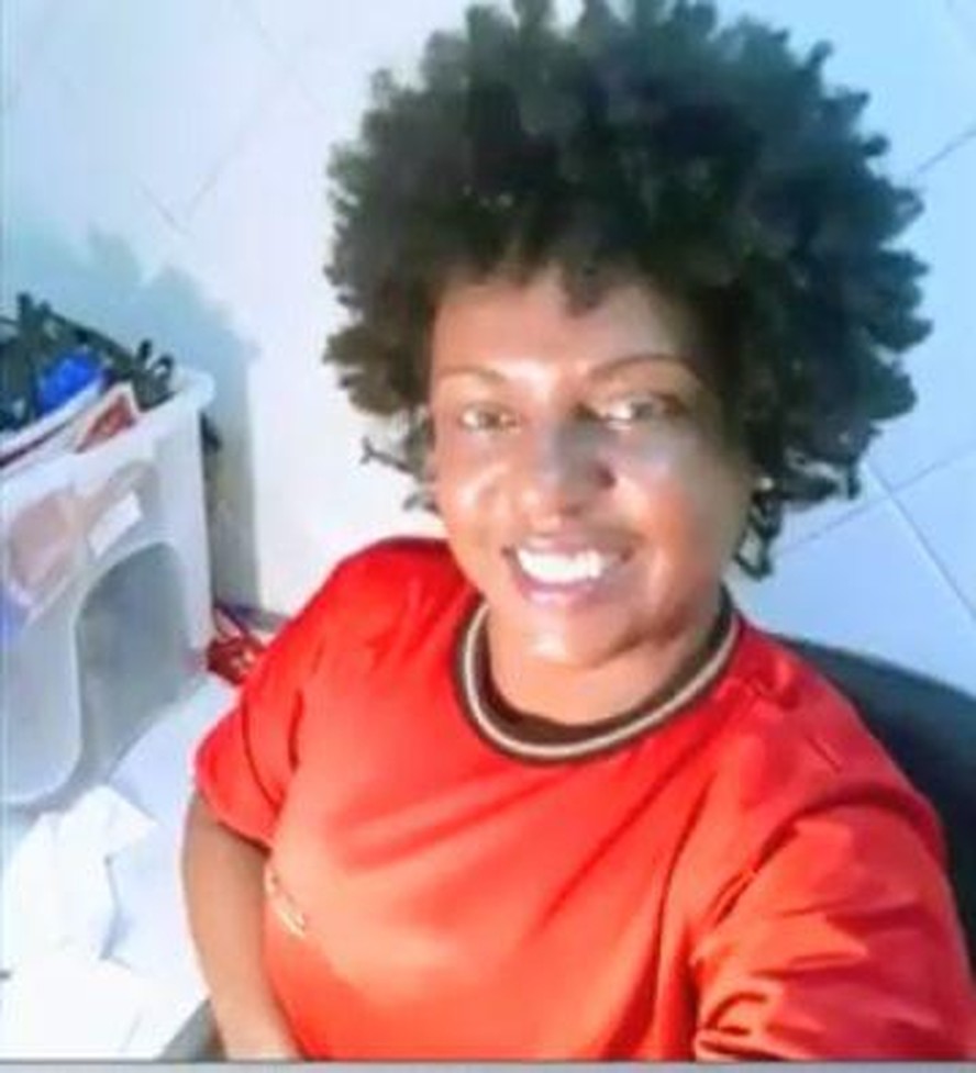 Rose Silva de Oliveira Ferreira, de 49, foi morta com golpes de faca na Comunidade do Quitungo, Zona Norte do Rio.