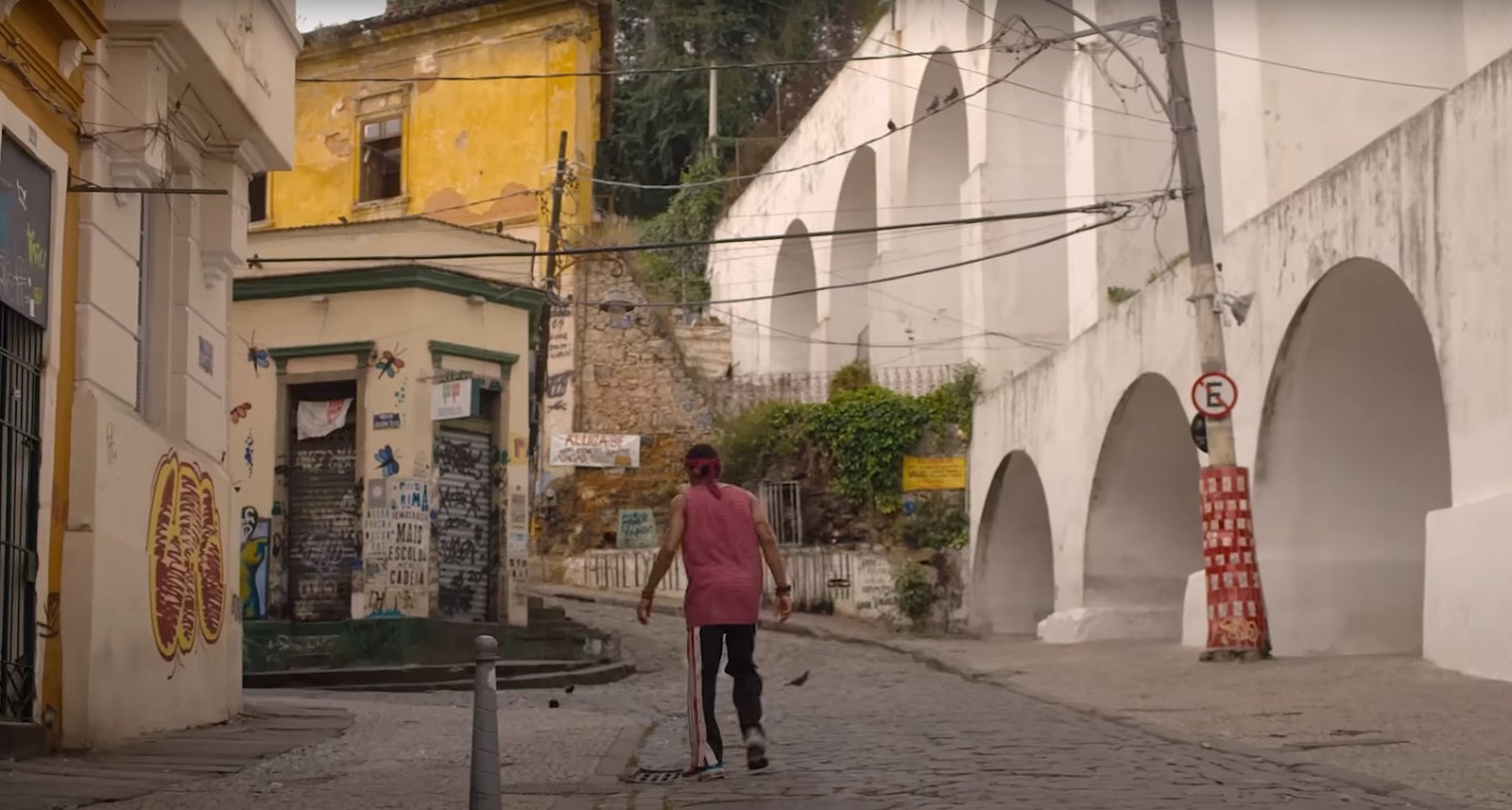 Scene from Cidade Invisível, Netflix series, filmed in Lapa — Photo: Reproduction / Youtube / Netflix Brasil