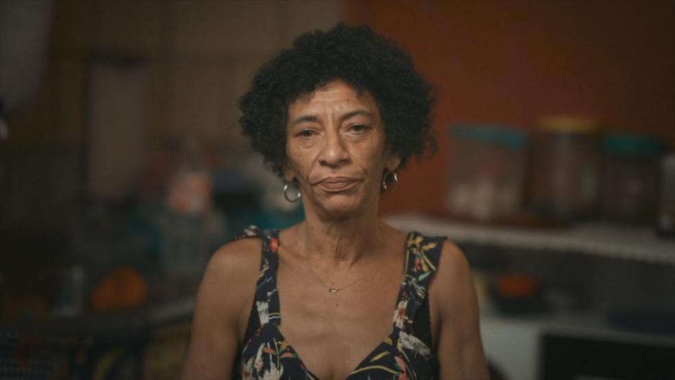 Elisabeth Gomes, mulher de Amarildo, em cena do doc do Globoplay — Foto: Divulgação
