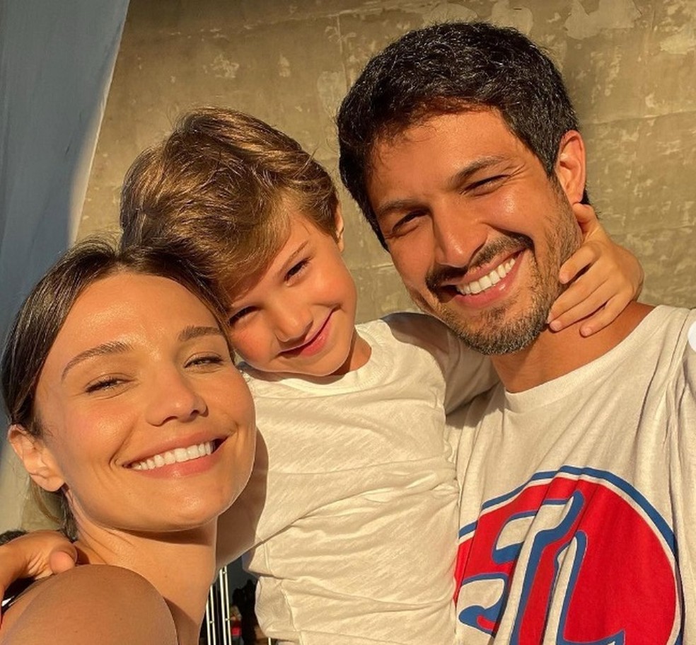 Nila Quariguasi, Theo e Romulo Estrela — Foto: Reprodução/Instagram