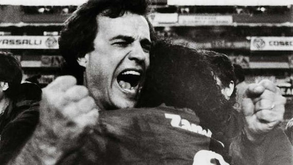 Bielsa no comando do Newell's: explosivo — Foto: Reprodução / Site oficial do Newell's Old Boys