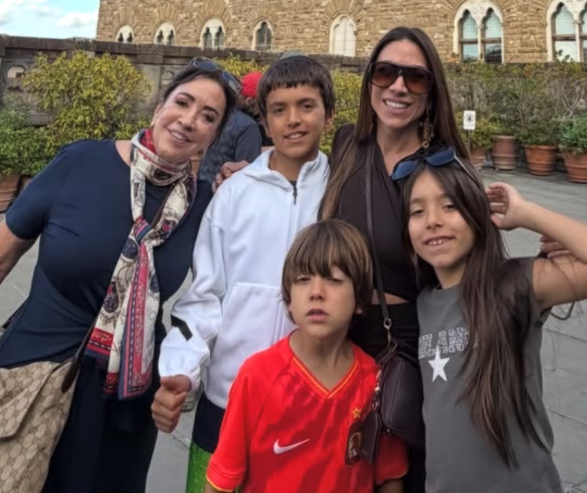 Após surgir sem aliança, Patrícia Abravanel viaja com os filhos e a mãe
