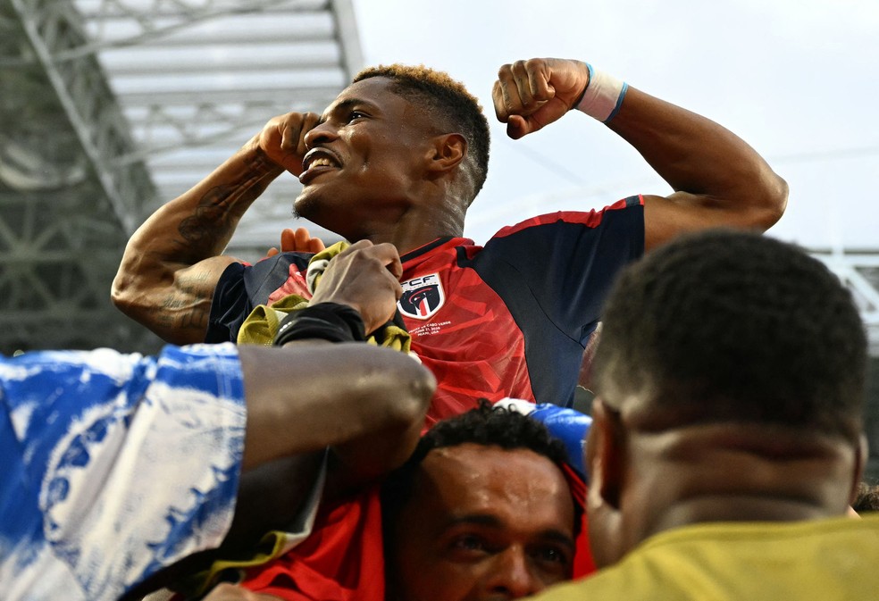 Helio Varela celebra gol de empate diante do Uruguai, no estádio de Miami; jogador fez o segundo gol de Cabo Verde na história das Copas — Foto: CHANDAN KHANNA/AFP