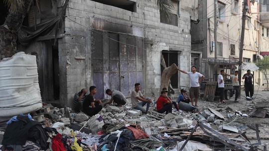 Israel bombardeia Rafah apesar de ordem da Corte Internacional de Justiça para suspender operações na área
