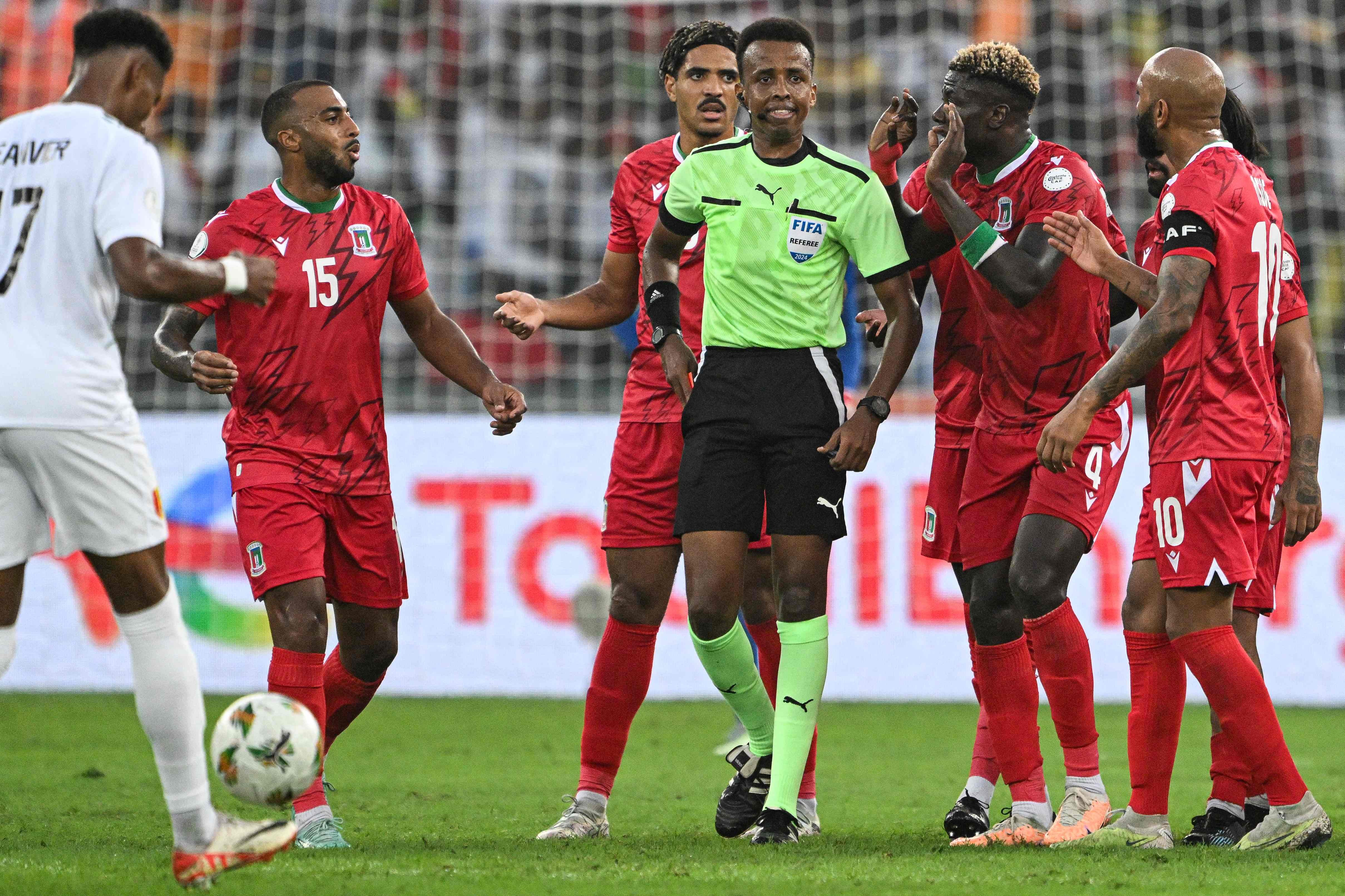 O árbitro somali impedido de entrar nos EUA agora apita final da Supercopa da UEFA