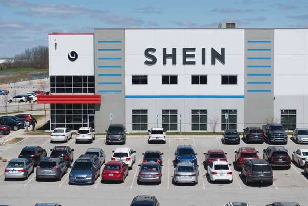 Casa Branca confirma que nova 'taxa da blusinha' ser&aacute; de 90%, mirando  chinesas como Shein e Temu