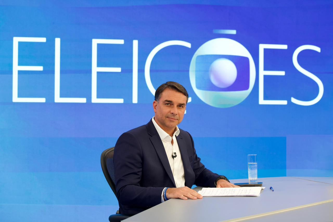 Análise: Flávio Bolsonaro, no conteúdo, se mostrou cru e pouco crível em entrevista na TV Globo - QTU Questões do Universo