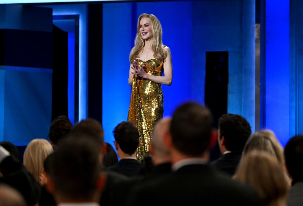 Nicole faz discurso ao ser homenageada — Foto: Getty Images