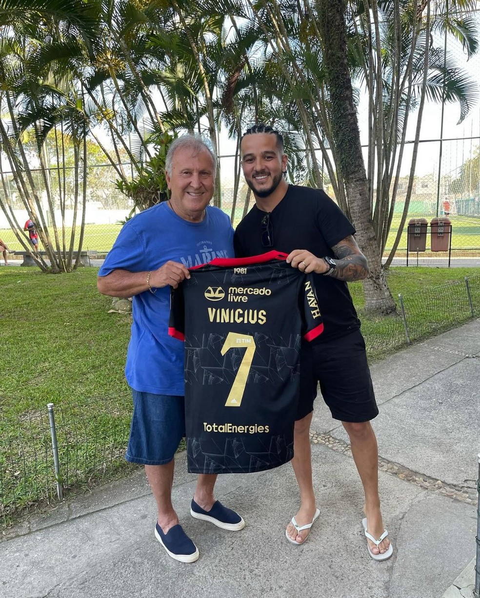Vinicius, torcedor do Flamengo, com Zico — Foto: Arquivo Pessoal