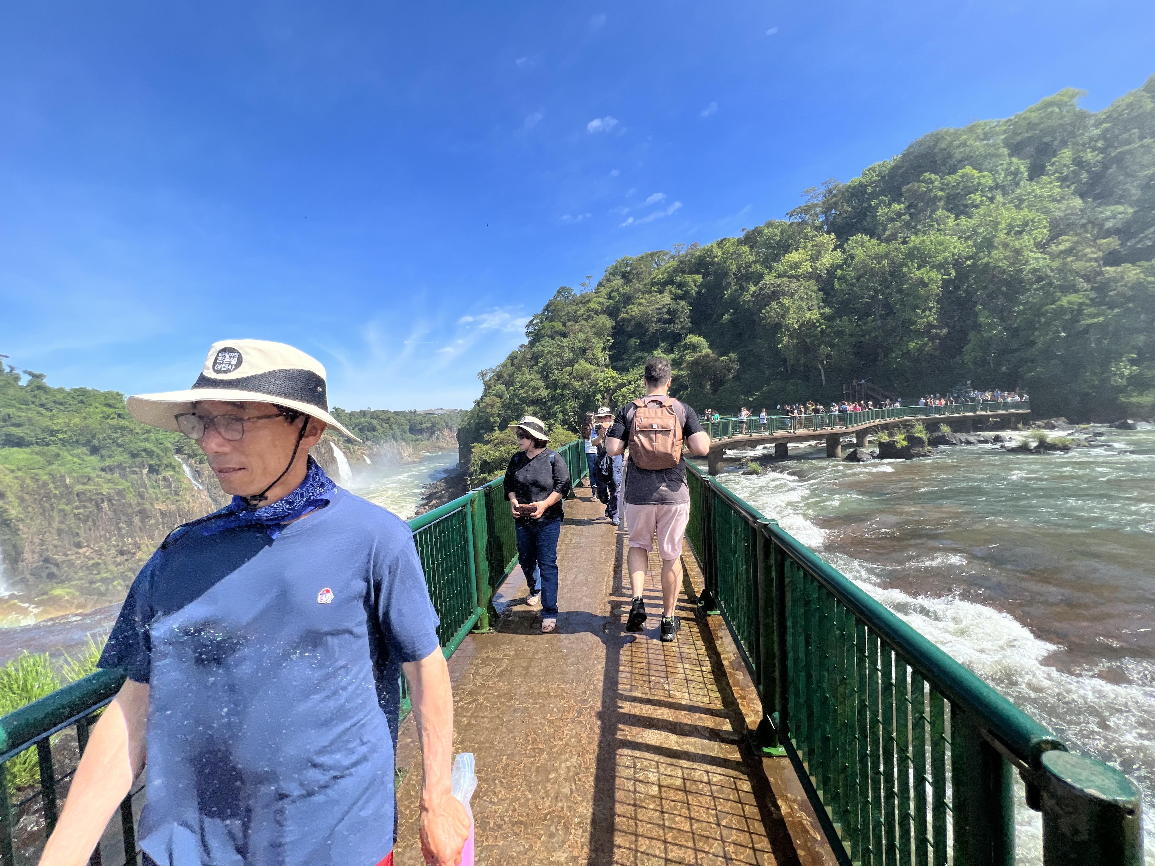 O salto na chegada de turistas chineses no Brasil em 2026
