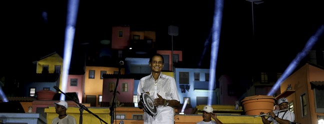 Grupo Fundo de Quintal no Palco Favela — Foto: Fabiano Rocha / Agência O Globo