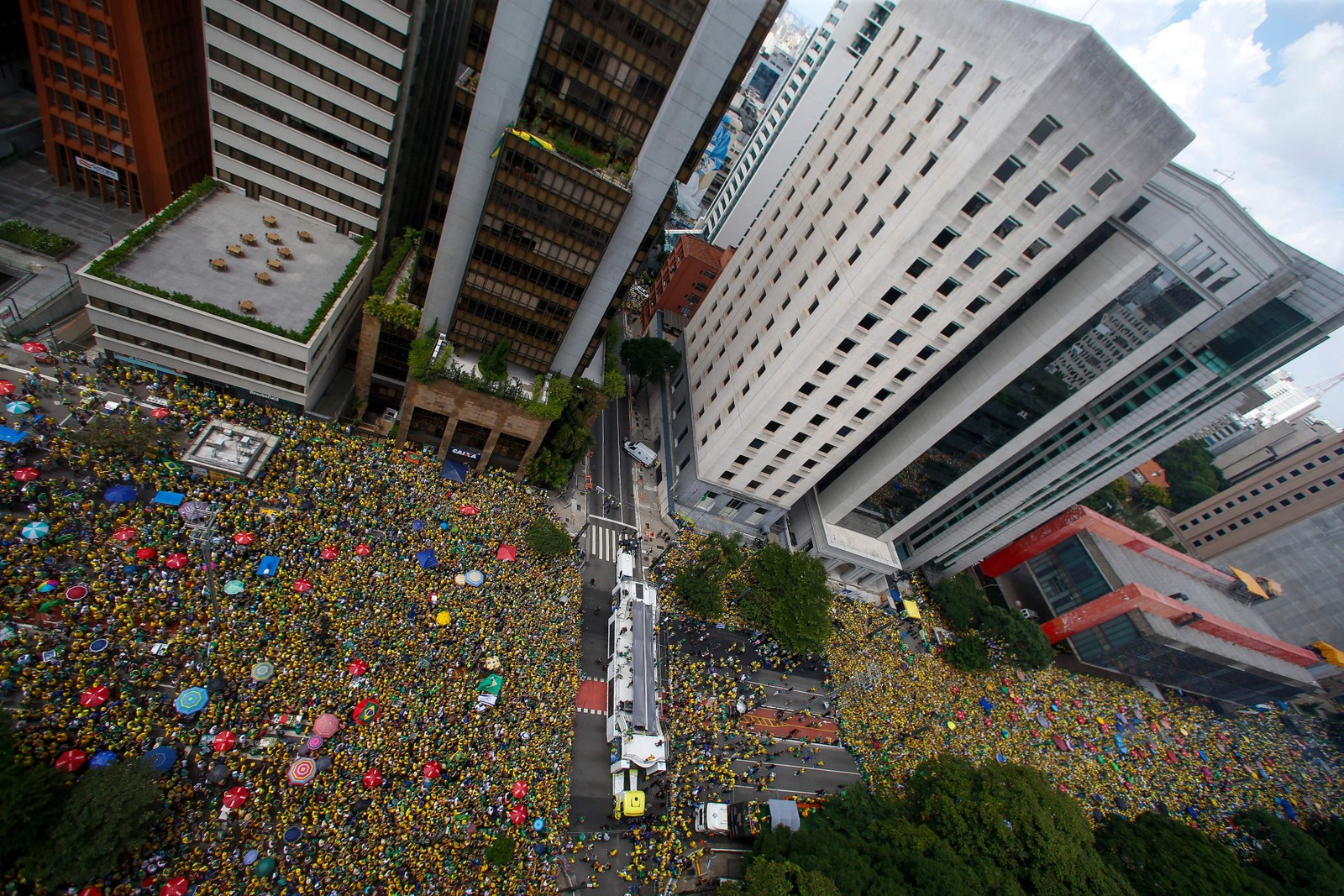 Imagem aérea da região do MASP, na Avenida Paulista, durante manifestação em apoio ao ex-presidente Jair Bolsonaro — Foto: Miguel SCHINCARIOL / AFP