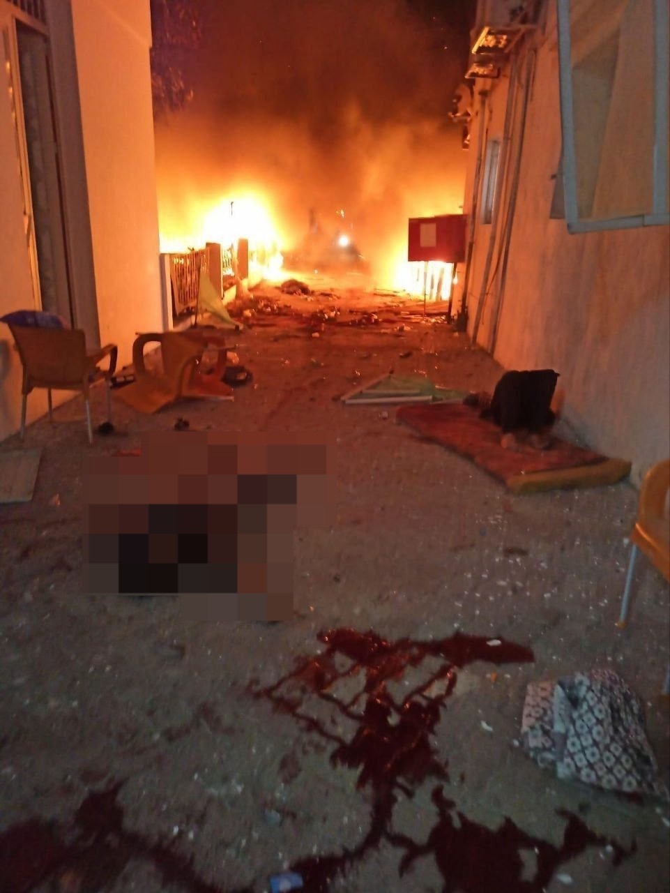 Foto divulgada pelo Hamas sob alegação de que teria ocorrido um ataque de Israel a um hospital no centro da cidade de Gaza — Foto: Reprodução